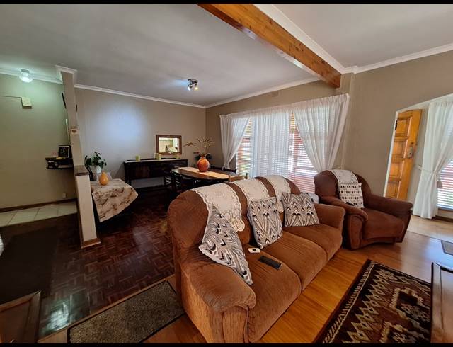 3 BEDROOM HOUSE TO LET IN FAIRWAYS